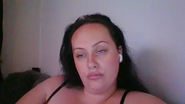 CurvyQueen2023 online show from November 8, 2025, 10:19 pm