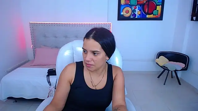 Chiqui milk  online show from January 7, 2025, 6:56 pm