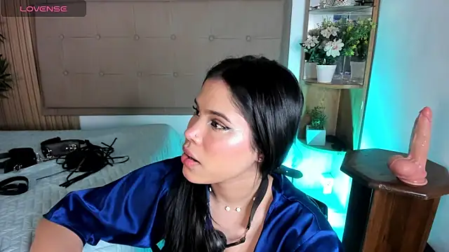 Natasha  Sccott online show from January 28, 2025, 8:15 pm