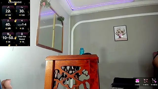 Snapshot of Jimena_Grey chatting on October 28, 2025, 7:38 pm Jimena Grey online show from October 28, 2025, 7:38 pm