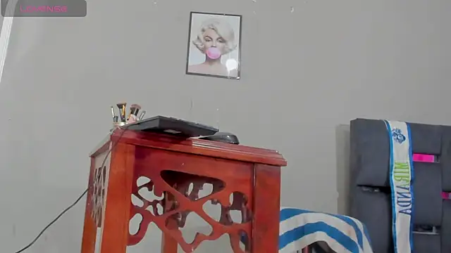 Jimena Grey online show from June 4, 2026, 12:38 am
