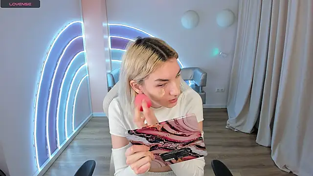 Snapshot of Mia_Cheers chatting on February 22, 2025, 1:46 pm Mia Cheers online show from February 22, 2025, 1:46 pm