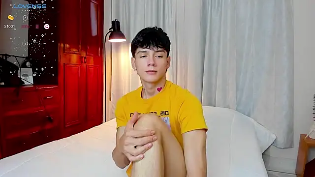 Snapshot of badboy_one_ chatting on October 24, 2025, 9:33 pm badboy one online show from October 24, 2025, 9:33 pm