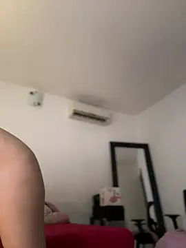 Snapshot of Hips_hannah chatting on March 8, 2025, 7:09 pm Hips hannah online show from March 8, 2025, 7:09 pm