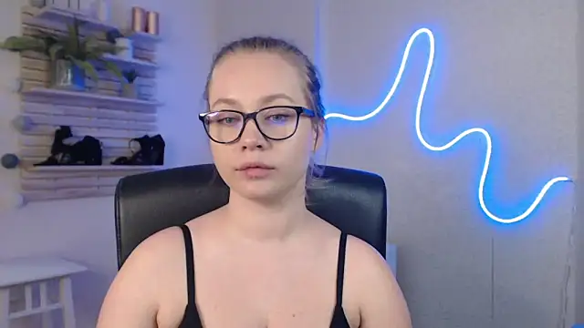 Snapshot of holly_xglam chatting on March 11, 2025, 3:48 am holly xglam online show from March 11, 2025, 3:48 am