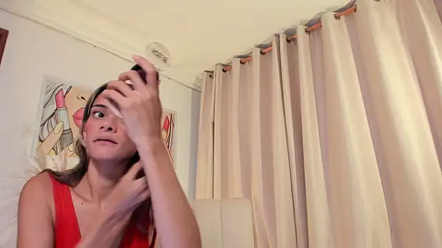 Snapshot of SkiinnyAna chatting on December 18, 2025, 7:42 pm SkiinnyAna online show from December 18, 2025, 7:42 pm