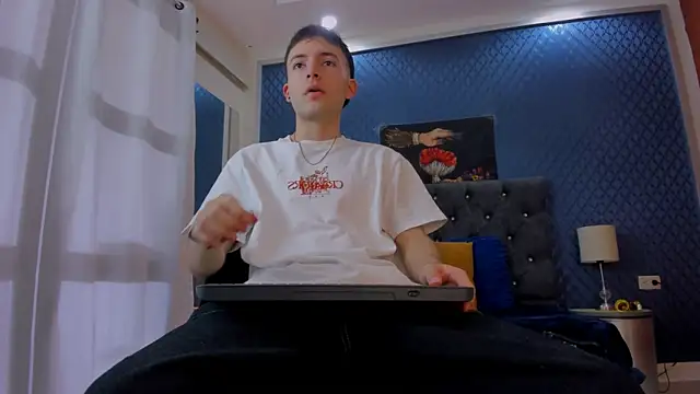 Snapshot of bower_and_colucci chatting on December 5, 2024, 2:11 pm bower and colucci online show from December 5, 2024, 2:11 pm