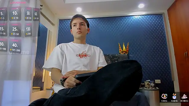 Snapshot of bower_and_colucci chatting on January 30, 2025, 1:53 pm bower and colucci online show from January 30, 2025, 1:53 pm