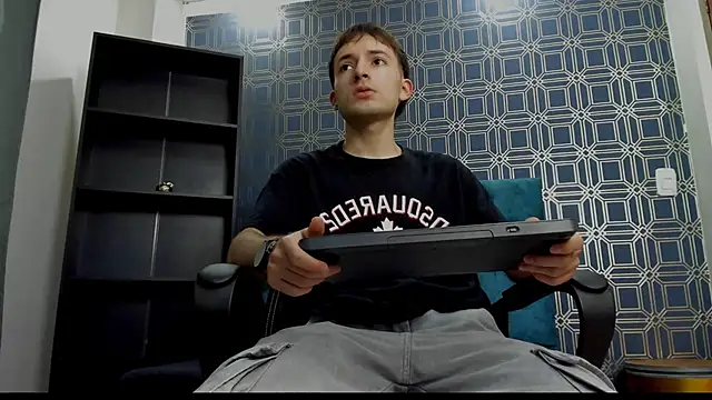 Snapshot of bower_and_colucci chatting on February 8, 2025, 5:18 pm bower and colucci online show from February 8, 2025, 5:18 pm