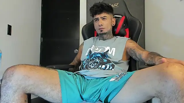 Snapshot of sergiio_mesa27 chatting on February 2, 2025, 9:34 pm sergiio mesa27 online show from February 2, 2025, 9:34 pm