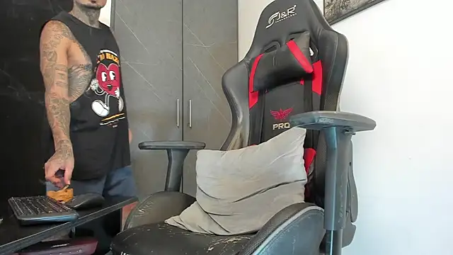 Snapshot of sergiio_mesa27 chatting on October 7, 2025, 2:58 pm sergiio mesa27 online show from October 7, 2025, 2:58 pm