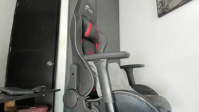 sergiio mesa27 online show from January 11, 2026, 3:00 am