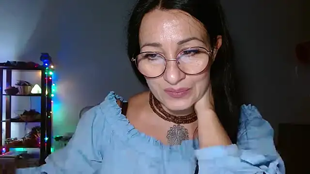 Snapshot of KeisyNeonX chatting on November 3, 2025, 7:15 pm KeisyNeonX online show from November 3, 2025, 7:15 pm