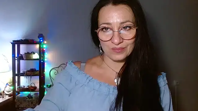 Snapshot of KeisyNeonX chatting on November 10, 2025, 7:46 pm KeisyNeonX online show from November 10, 2025, 7:46 pm