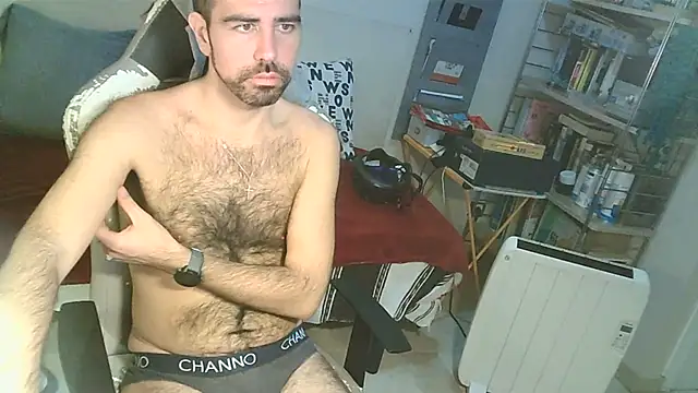 Snapshot of galaudin_3x_ chatting on February 9, 2025, 8:45 pm galaudin 3x online show from February 9, 2025, 8:45 pm