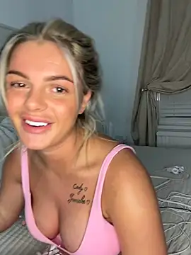 Snapshot of IrishTeenBarbie69 chatting on October 7, 2025, 9:56 pm IrishTeenBarbie69 online show from October 7, 2025, 9:56 pm