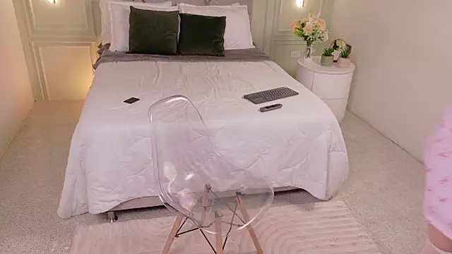  Miss Kimm online show from April 13, 2026, 12:43 pm