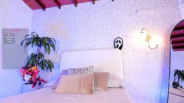 Snapshot of AlissPrince chatting on October 22, 2025, 10:37 am AlissPrince online show from October 22, 2025, 10:37 am