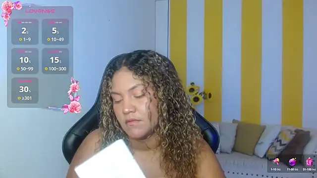 Snapshot of Cristal_War chatting on January 29, 2025, 11:35 pm Cristal War online show from January 29, 2025, 11:35 pm