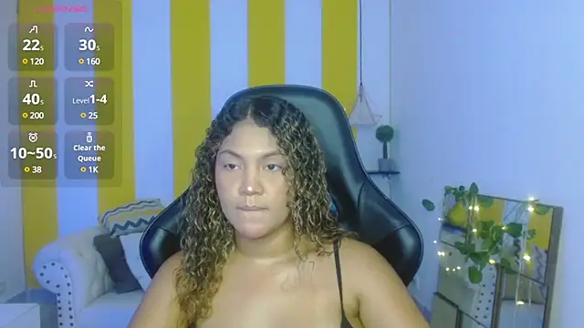 Snapshot of Cristal_War chatting on February 23, 2025, 10:09 pm Cristal War online show from February 23, 2025, 10:09 pm