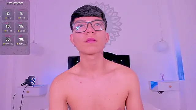 Snapshot of CodyTwink chatting on October 18, 2025, 3:13 pm CodyTwink online show from October 18, 2025, 3:13 pm