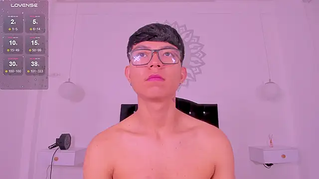 Snapshot of CodyTwink chatting on November 7, 2025, 3:12 pm CodyTwink online show from November 7, 2025, 3:12 pm