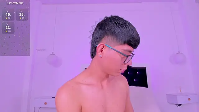 Snapshot of CodyTwink chatting on January 8, 2026, 3:14 pm CodyTwink online show from January 8, 2026, 3:14 pm