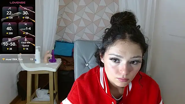 mapelove online show from January 17, 2025, 8:33 pm