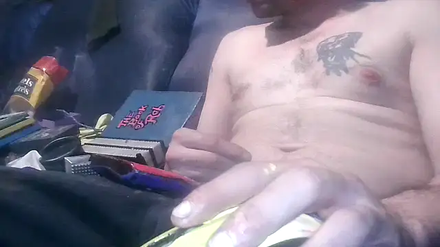 Snapshot of robeaulieu02 chatting on February 26, 2025, 9:10 am robeaulieu02 online show from February 26, 2025, 9:10 am