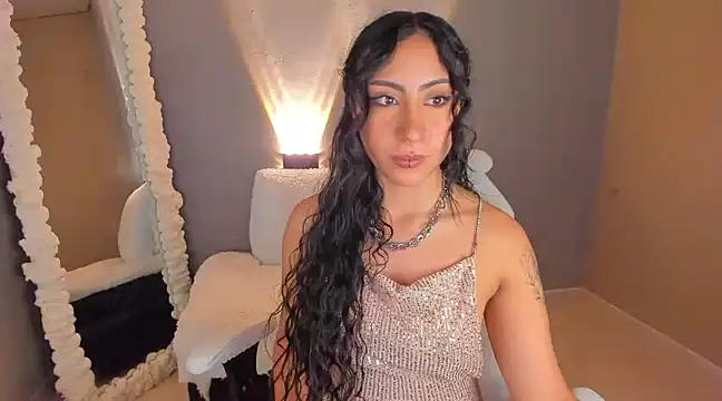 amber curly online show from January 23, 2025, 2:07 pm