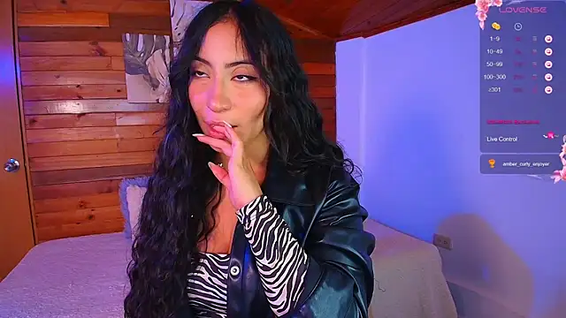 Snapshot of amber_curly chatting on October 14, 2025, 9:15 pm amber curly online show from October 14, 2025, 9:15 pm