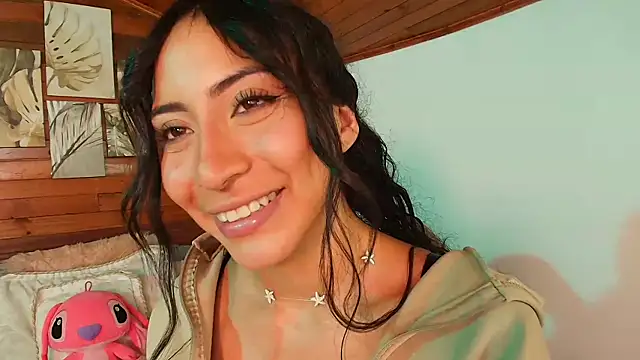 Snapshot of amber_curly chatting on October 24, 2025, 9:11 pm amber curly online show from October 24, 2025, 9:11 pm