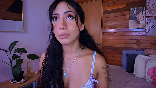 amber curly online show from May 22, 2026, 7:52 pm