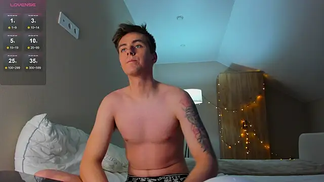 Snapshot of TaisonBrownX chatting on December 17, 2024, 4:12 am TaisonBrownX online show from December 17, 2024, 4:12 am