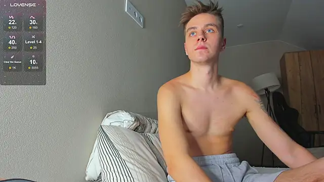 Snapshot of TaisonBrownX chatting on February 15, 2025, 6:44 pm TaisonBrownX online show from February 15, 2025, 6:44 pm