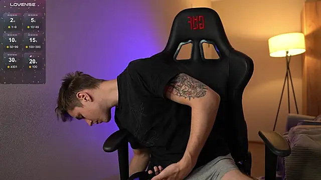 Snapshot of TaisonBrownX chatting on March 13, 2025, 7:28 pm TaisonBrownX online show from March 13, 2025, 7:28 pm