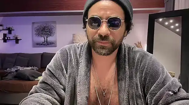 Snapshot of RoyalPharaoh chatting on March 23, 2025, 2:15 am RoyalPharaoh online show from March 23, 2025, 2:15 am