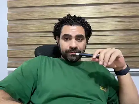 Snapshot of RoyalPharaoh chatting on September 16, 2025, 4:52 pm RoyalPharaoh online show from September 16, 2025, 4:52 pm