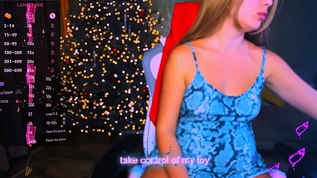 Snapshot of ReggieMeow chatting on December 27, 2024, 11:28 am ReggieMeow online show from December 27, 2024, 11:28 am
