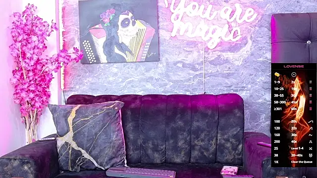 siamarlin online show from April 16, 2026, 10:34 pm