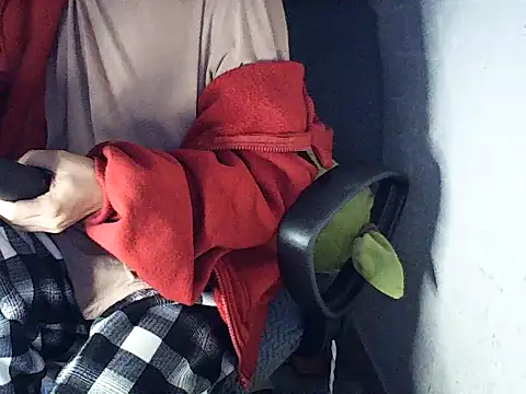 Haralushiaaax online show from December 16, 2025, 1:21 am