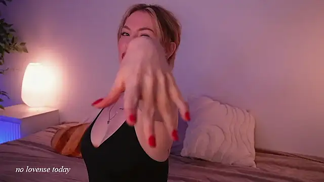 kris69kiss online show from February 2, 2026, 1:10 pm