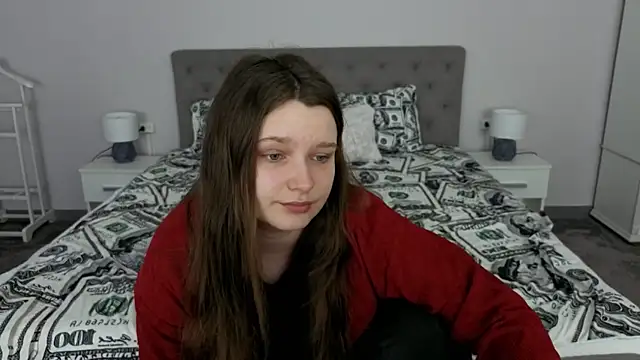 Snapshot of MagicPeachh_ chatting on May 8, 2026, 5:35 am MagicPeachh online show from May 8, 2026, 5:35 am