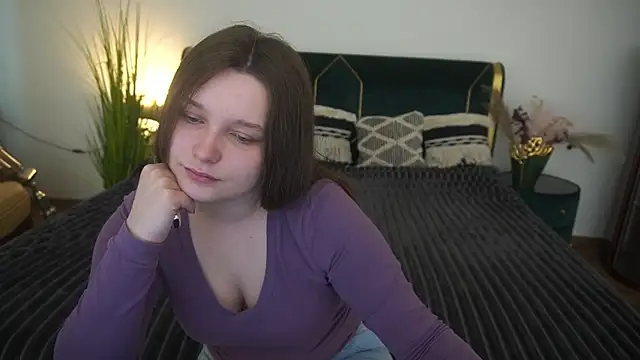 Snapshot of MagicPeachh_ chatting on June 16, 2026, 5:43 am MagicPeachh online show from June 16, 2026, 5:43 am