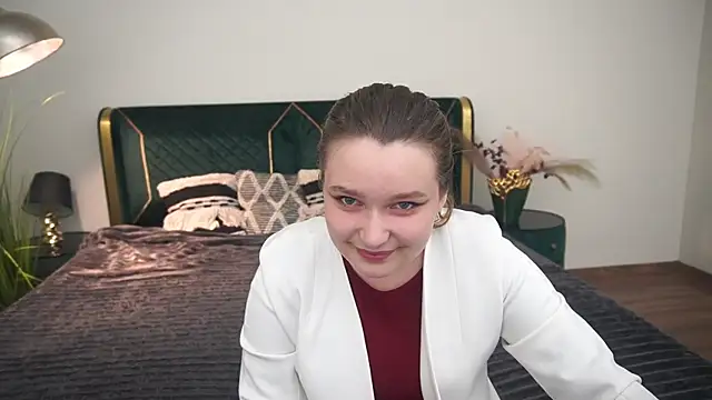 Snapshot of MagicPeachh_ chatting on July 7, 2026, 7:40 pm MagicPeachh online show from July 7, 2026, 7:40 pm