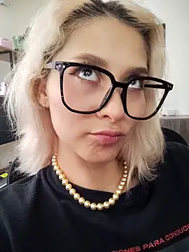 Snapshot of Ramona_Flower chatting on September 28, 2025, 9:09 pm Ramona Flower online show from September 28, 2025, 9:09 pm