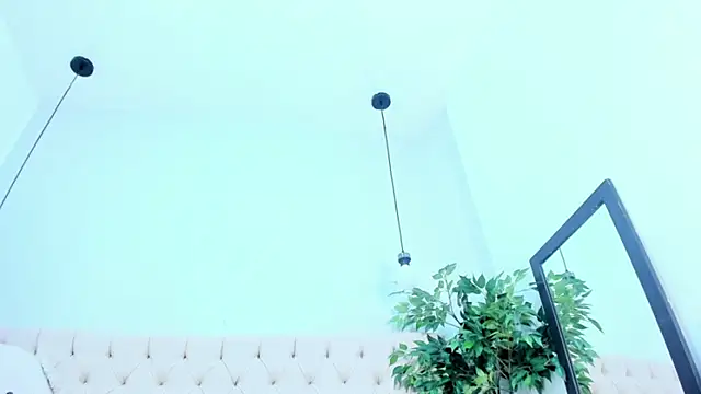 Victoria Coleman online show from November 6, 2025, 7:26 pm