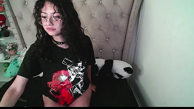 CherieCurl online show from September 23, 2025, 2:42 pm