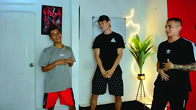 oversizedxguys online show from April 11, 2026, 1:32 am