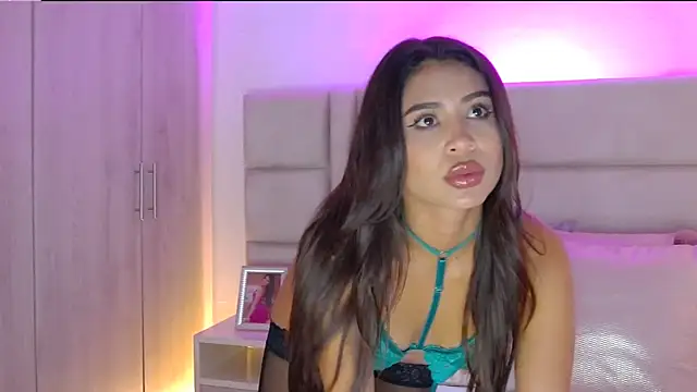 Snapshot of HaileyBaldwin chatting on December 11, 2024, 12:54 am HaileyBaldwin online show from December 11, 2024, 12:54 am